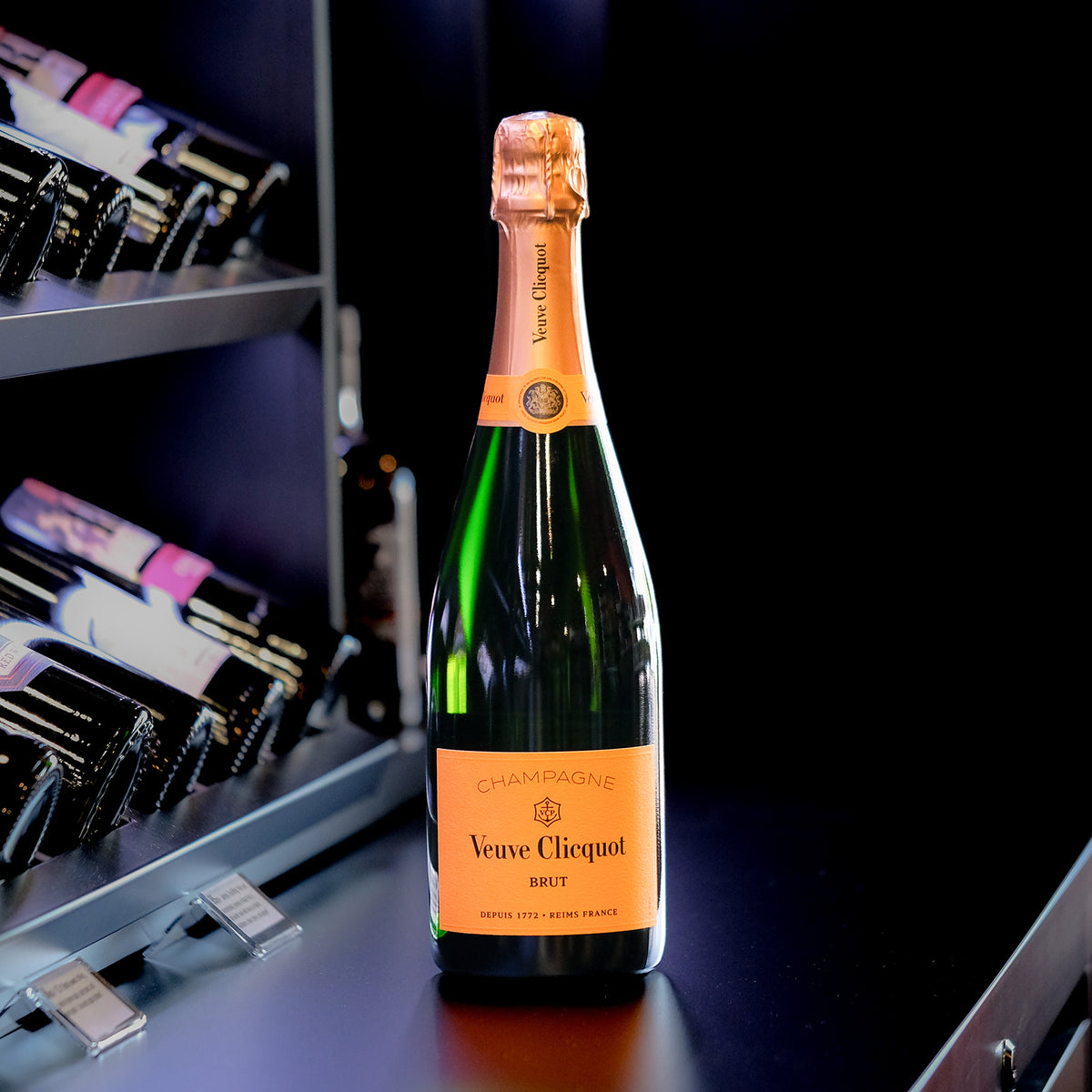 Veuve Clicquot champagne brut w/ gift box 750ml